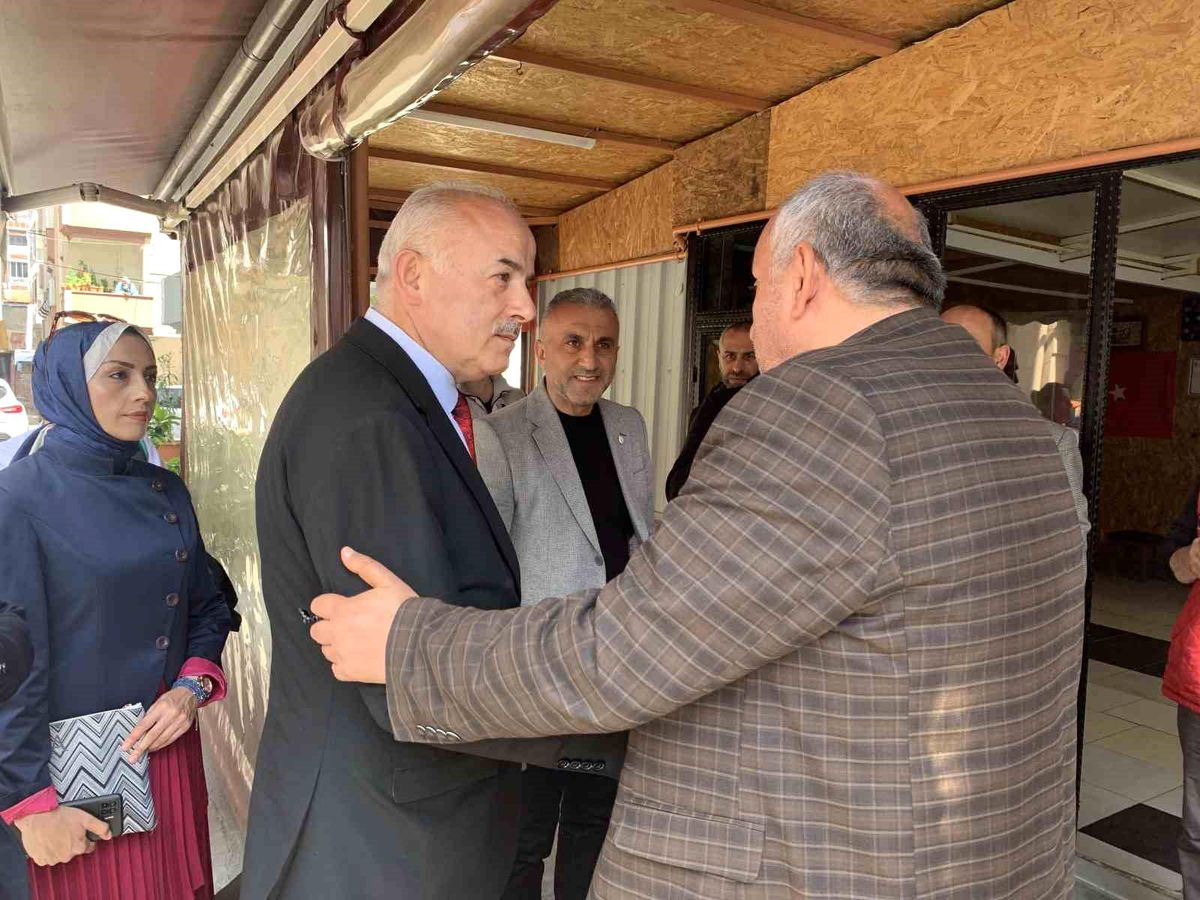 AK Parti Milletvekili adayı Eroğlu: "1 milyon 700 bin vatandaşımız vatana sahip çıkmak için, istiklal için Atatürk Havalimanı\'ndaydılar"