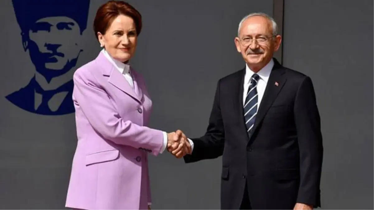 Akşener, evinin salonunda Kılıçdaroğlu ve eşini ağırladı