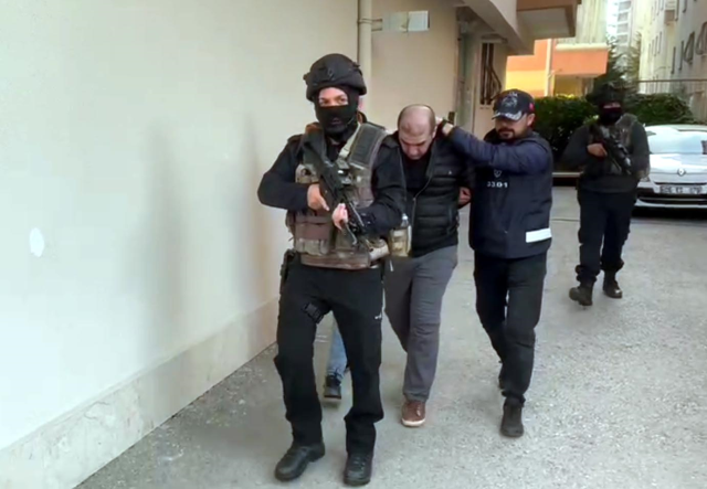 Ankara merkezli 19 ilde 'RedHack' operasyonu; 33 gözaltı