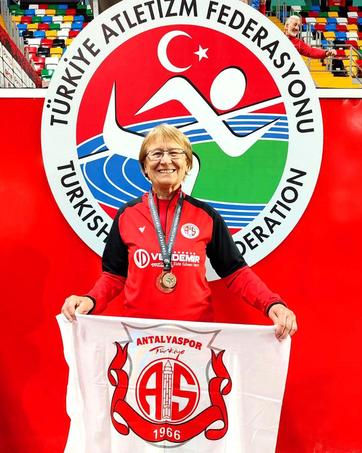 Antalyaspor Atletizm Takımının Sporcusu Çiçek Solon Şensoy Türkiye Şampiyonu Oldu