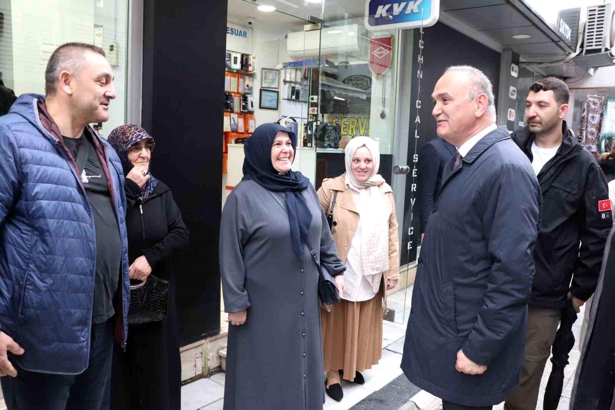 Düzce Belediye Başkanı Dr. Faruk Özlü Esnaflar ve STK Temsilcileriyle Görüşüyor