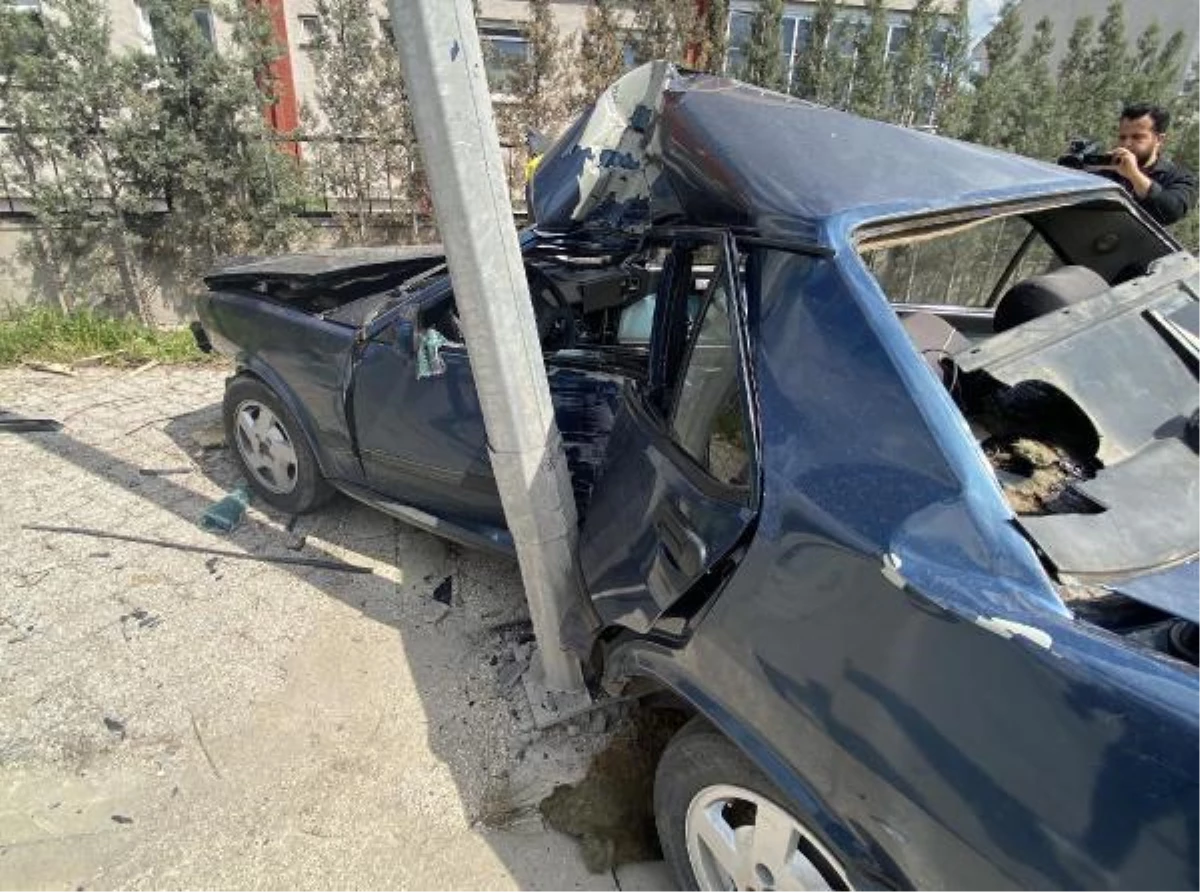 Eskişehir\'de otomobil ağaca çarptı: 1 yaralı