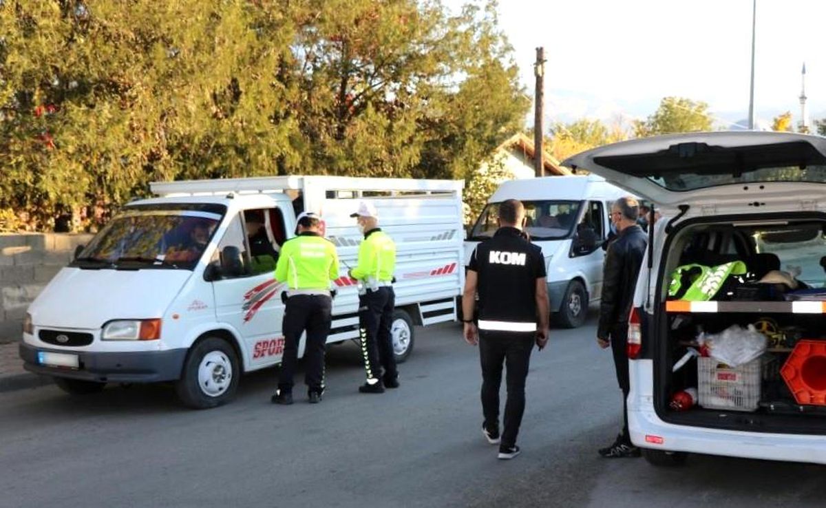 Erzincan\'da Asayiş Uygulaması: 29 Araç Sürücüsüne 65 Bin 667 Lira Ceza