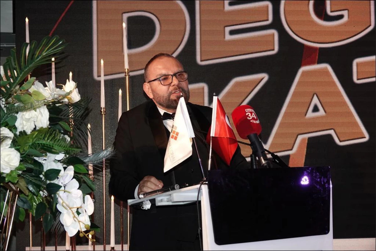 Fahri Ustaoğlu\'nun düzenlediği 36. Uluslararası Tüketici Kalite Zirvesi Hayata Değer Katanlar ödül töreni Swissotel\'de gerçekleşti