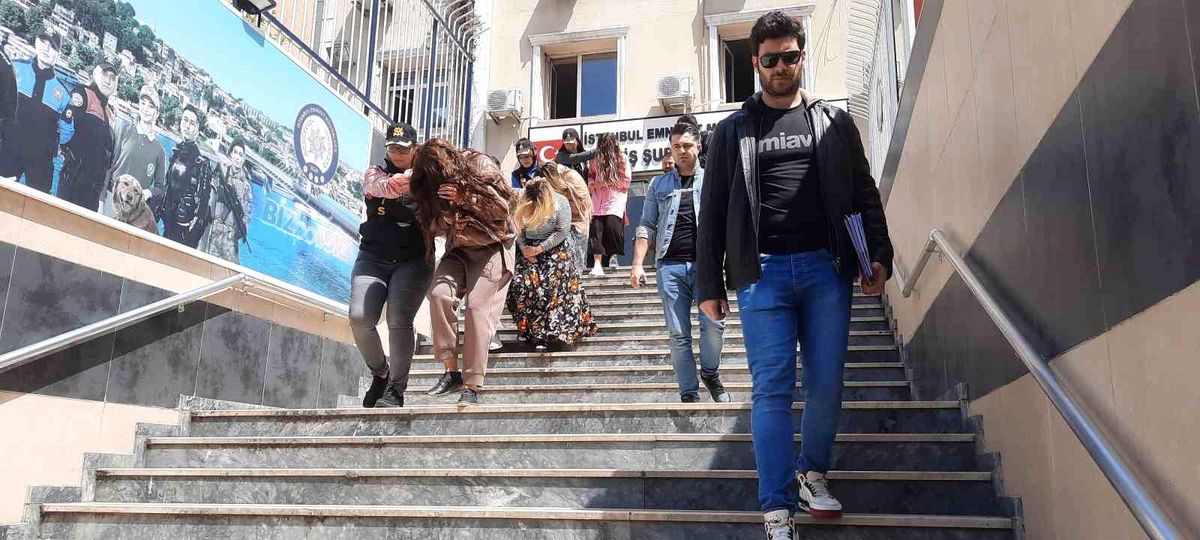 İstanbul\'da 4 Kadın Şahıs Evden Hırsızlık Yaptı, Yakalandı