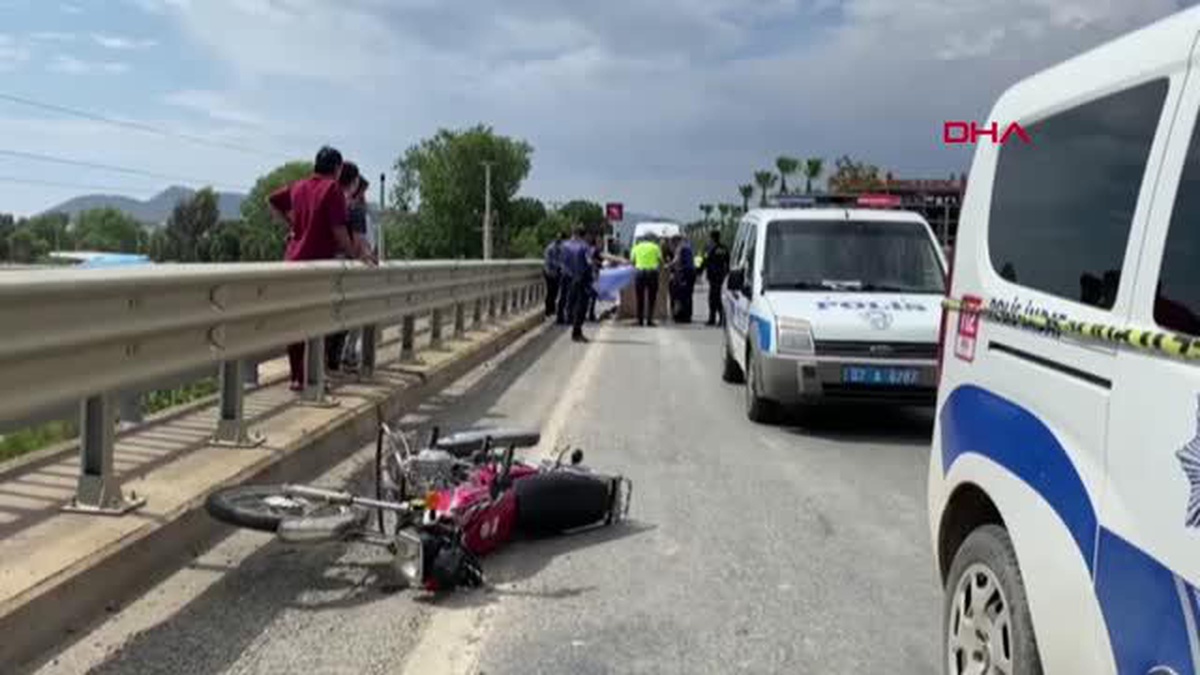 Antalya\'da Kamyonetin Çarptığı Motosiklet Sürücüsü Hayatını Kaybetti
