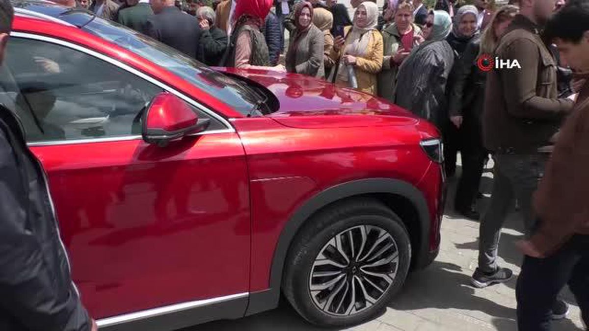 Karslılar Yerli Otomobil Togga\'ya Yoğun İlgi Gösterdi