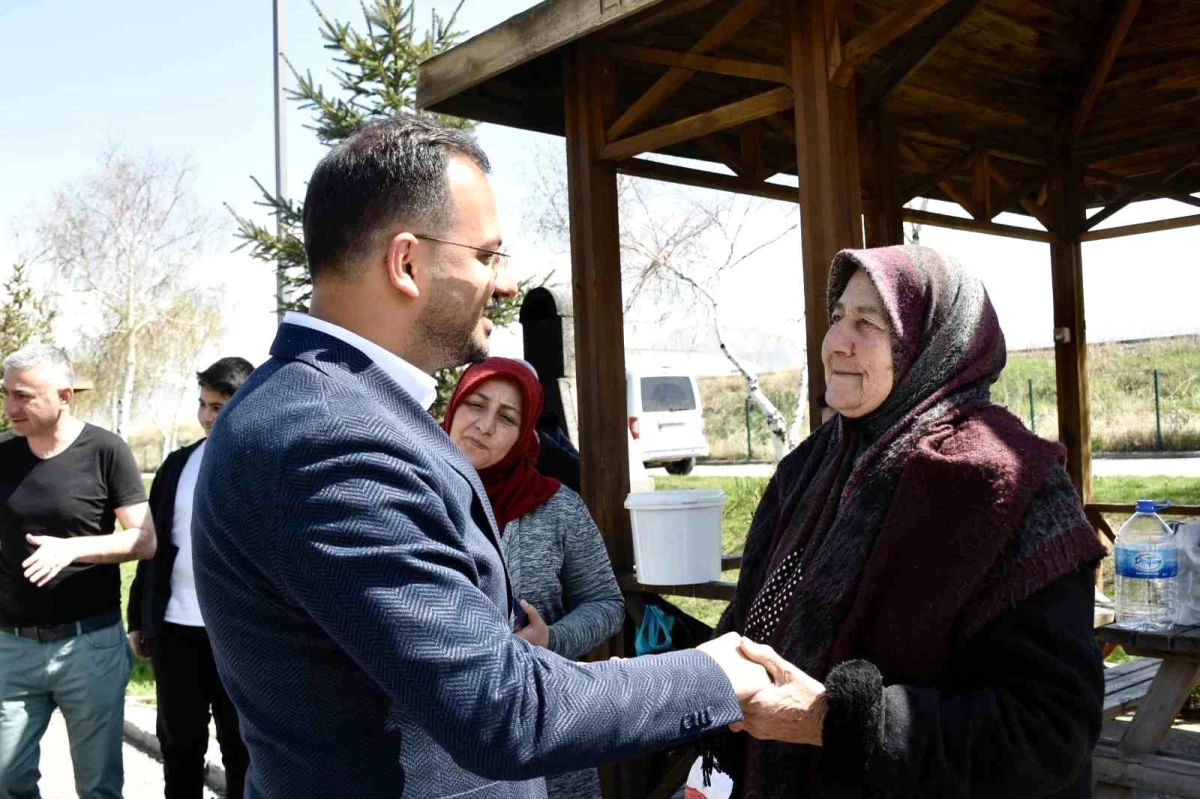AK Parti Erzurum Milletvekili Adayı Muhammed Gökberk Kocaaliler Seçmen Ziyaretinde Bulundu