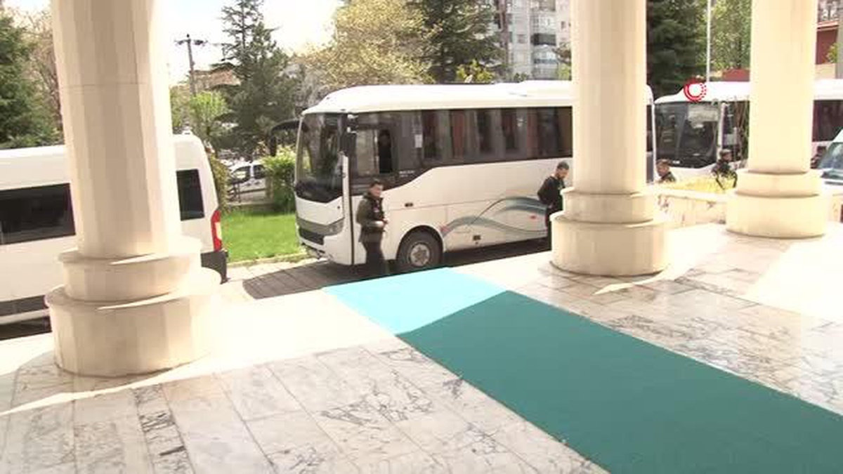 Kökünü Kurutma operasyonunda gözaltına alınan 112 kişi adliyeye sevk ediliyor