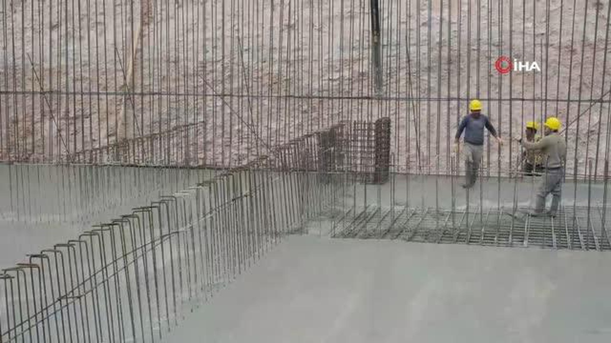 Kütahya Belediye Başkanı İnköy Küçük Sanayi Sitesinin 5. blokunun temelini attı