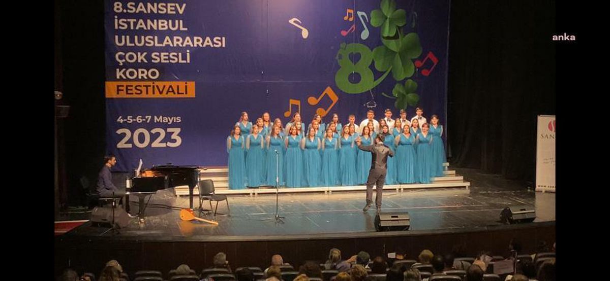 Lüleburgaz Belediyesi Çoksesli Gençlik Korosu Başarı Ödülü Kazandı