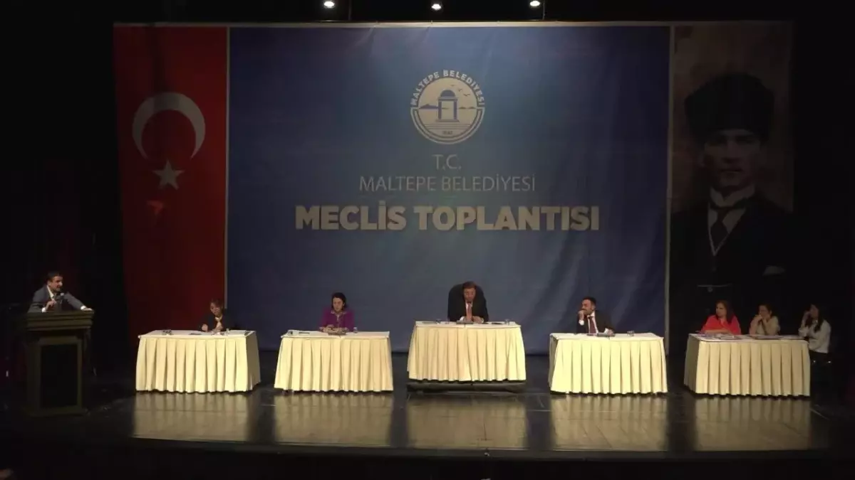 Maltepe Belediye Meclisi\'nde Gerginlik