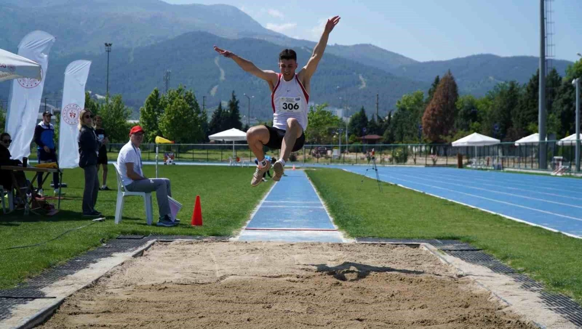 ÜNİLİG Atletizm Türkiye Şampiyonası Manisada tamamlandı