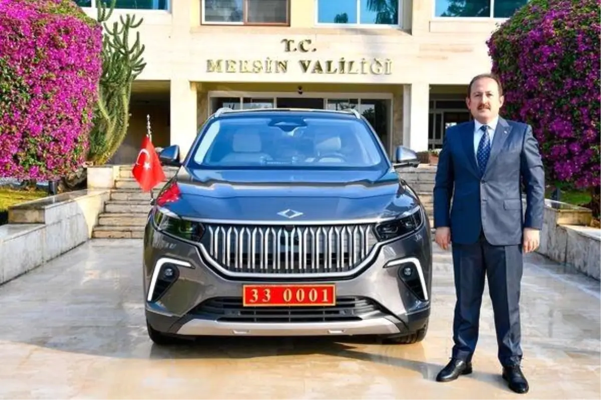 Mersin Valisi Ali Hamza Pehlivan Togg\'u kullanmaya başladı