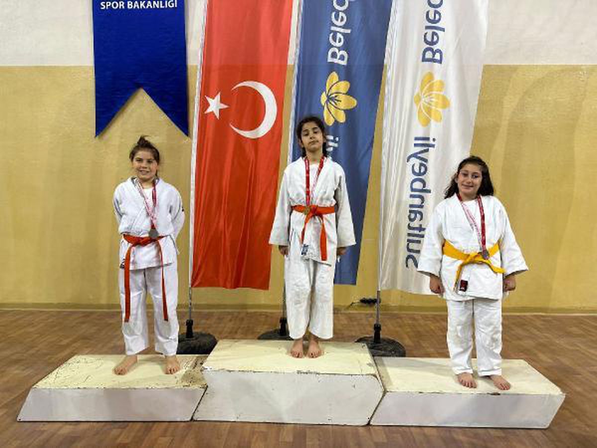Büyükçekmece\'li Minik Judocular Madalyalarla Döndü
