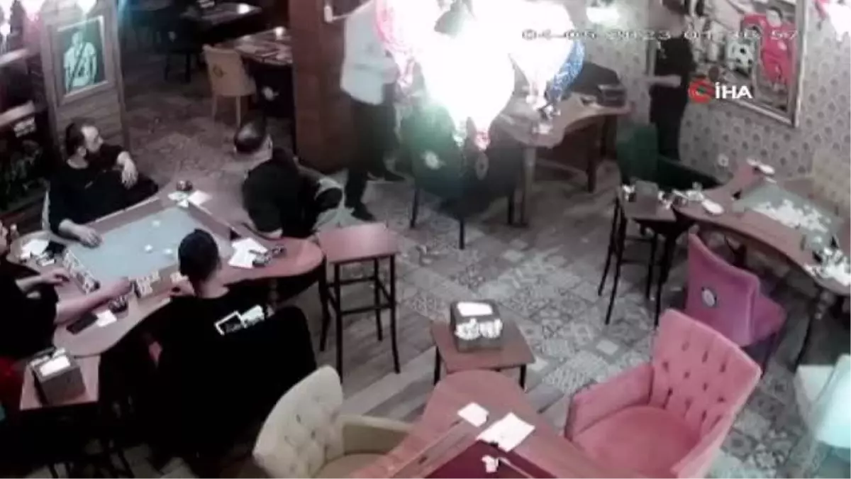 Baba, Oğlunu ve Arkadaşlarını İstaka ile Dövdü