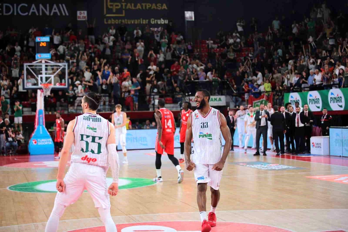 Pınar Karşıyakalı Vitto Brown Basketbol Süper Ligi\'nin haftanın beşine seçildi