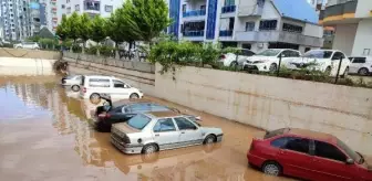 Kozan'da Sağanak Yağış Sonrası Tahliye Çalışmaları Sürüyor