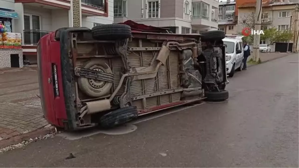 Servis aracı minibüse çarptı: 5 yaralı