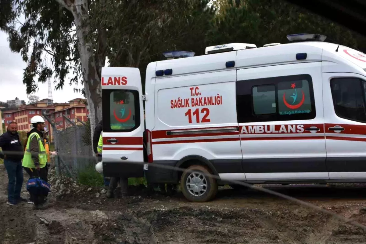 Sinopta inşaatta çalışırken 15 metrelik yükseklikten kafa üstü yere düşen işçi yaralandı