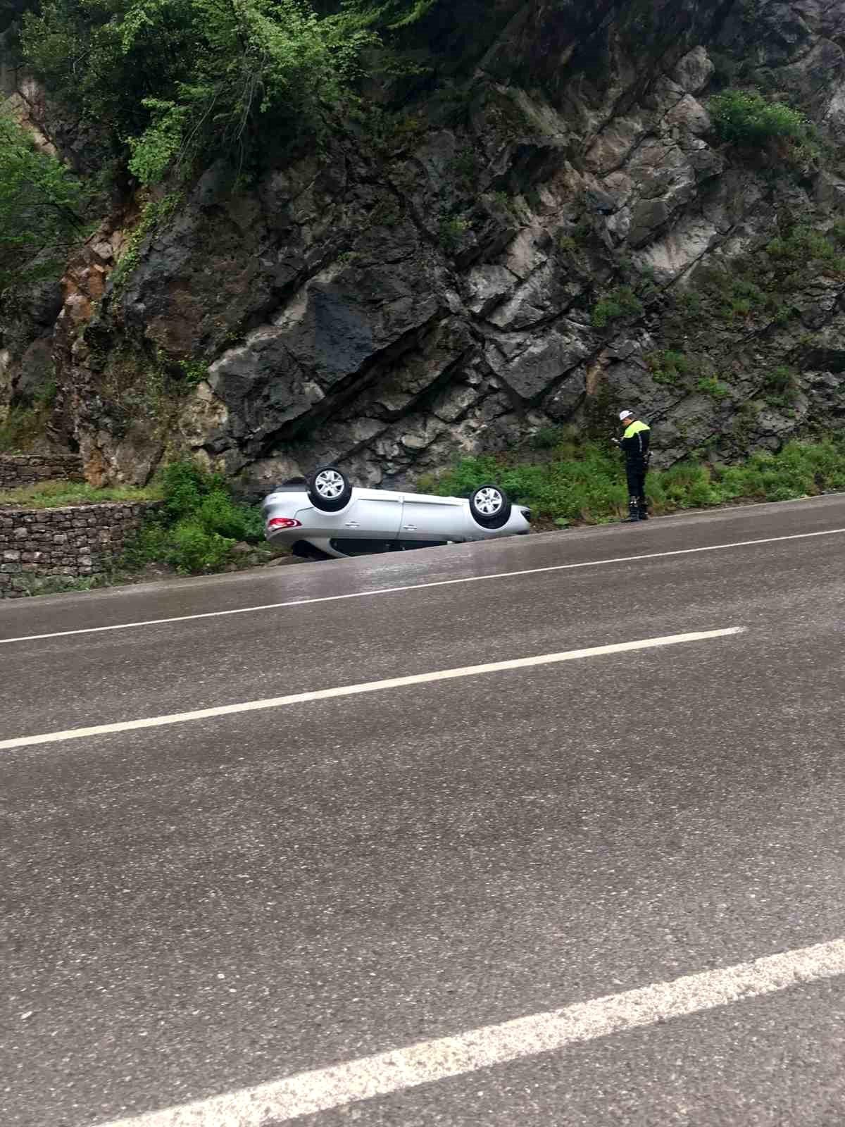 Zonguldak\'ta Otomobil Takla Attı: Sürücü Yaralı Kurtuldu