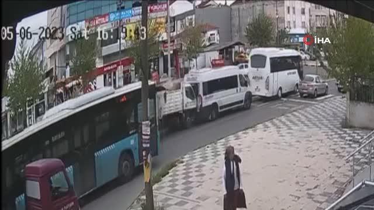 Tekirdağ\'da 7 kişinin yaralandığı zincirleme kaza kamerada