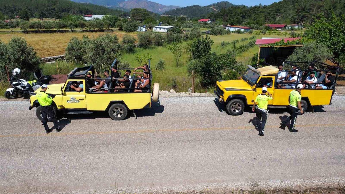 Marmaris\'te Cip Safari Araçlarına Yönelik Denetimler Devam Ediyor