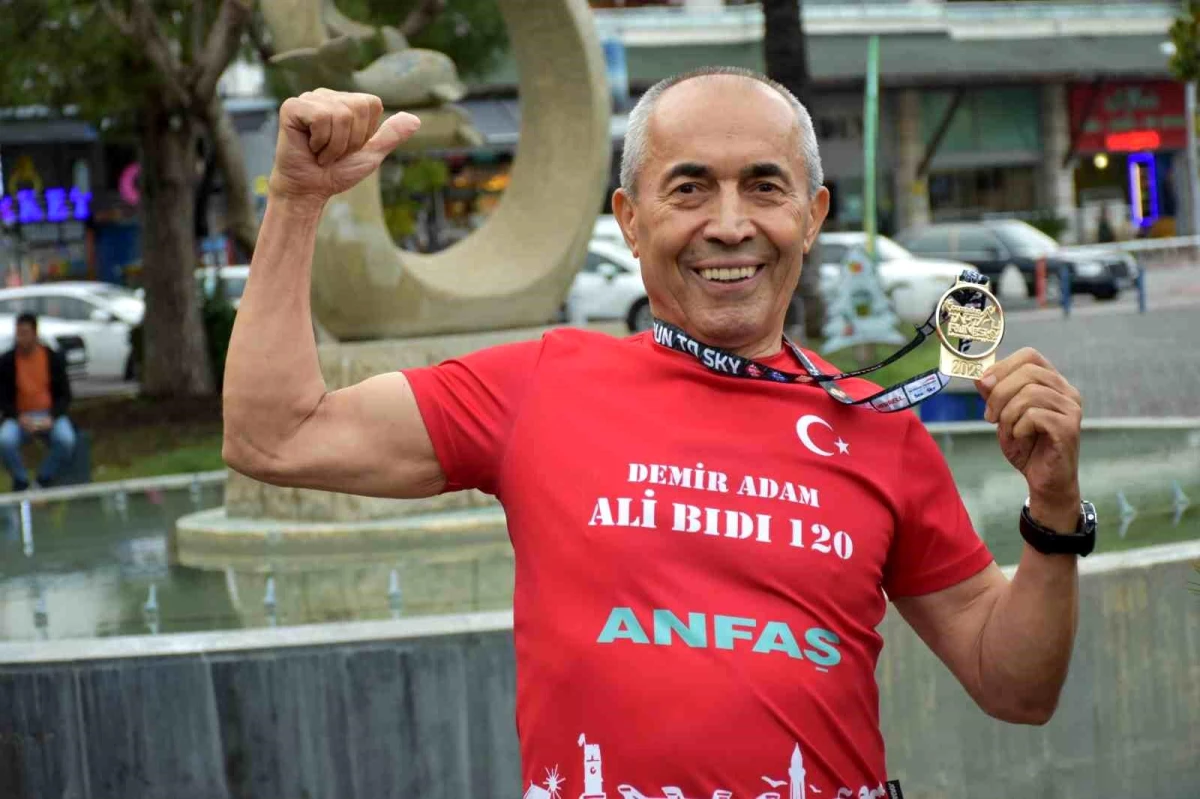Türkiye\'nin \'Demir adamı\' 74 yaşındaki milli sporcu Ali Bıdı\'ya özel ödül
