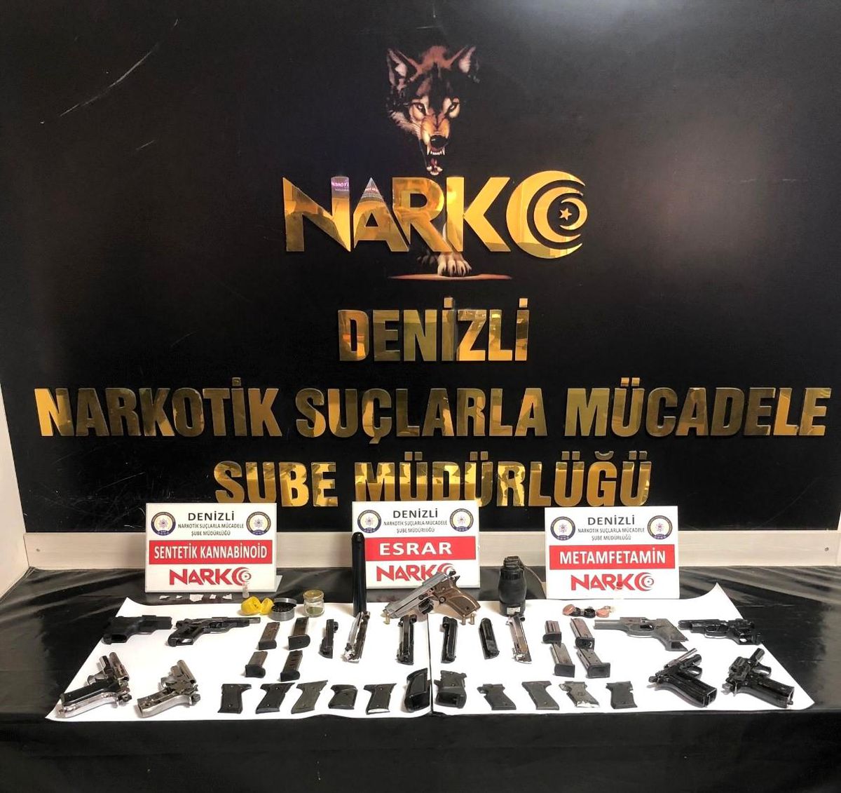 Denizli\'de 15 zehir taciri tutuklandı, kilolarca uyuşturucu ele geçirildi