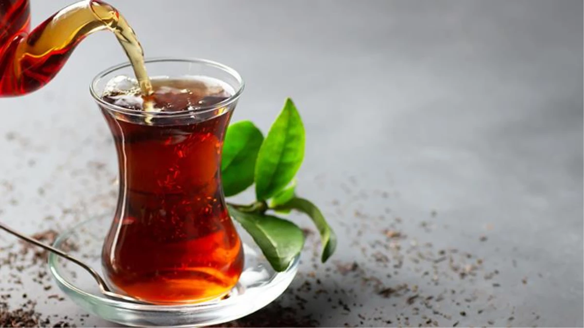 Uzmanlar uyardı! Sıcak ve hızlı içilen çay kanser riskini artırıyor