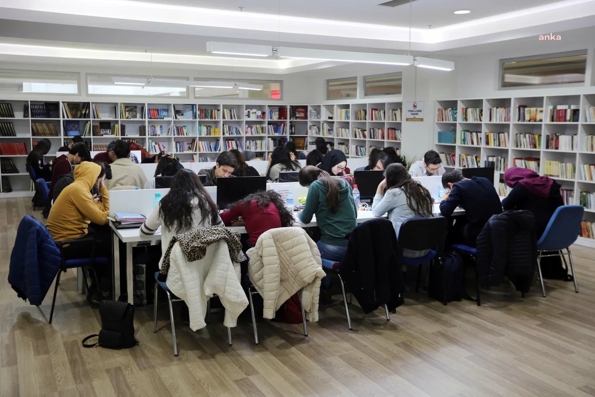 Yenimahalle Belediyesi, sınavlara hazırlanan öğrencilere kütüphane imkanı sunuyor