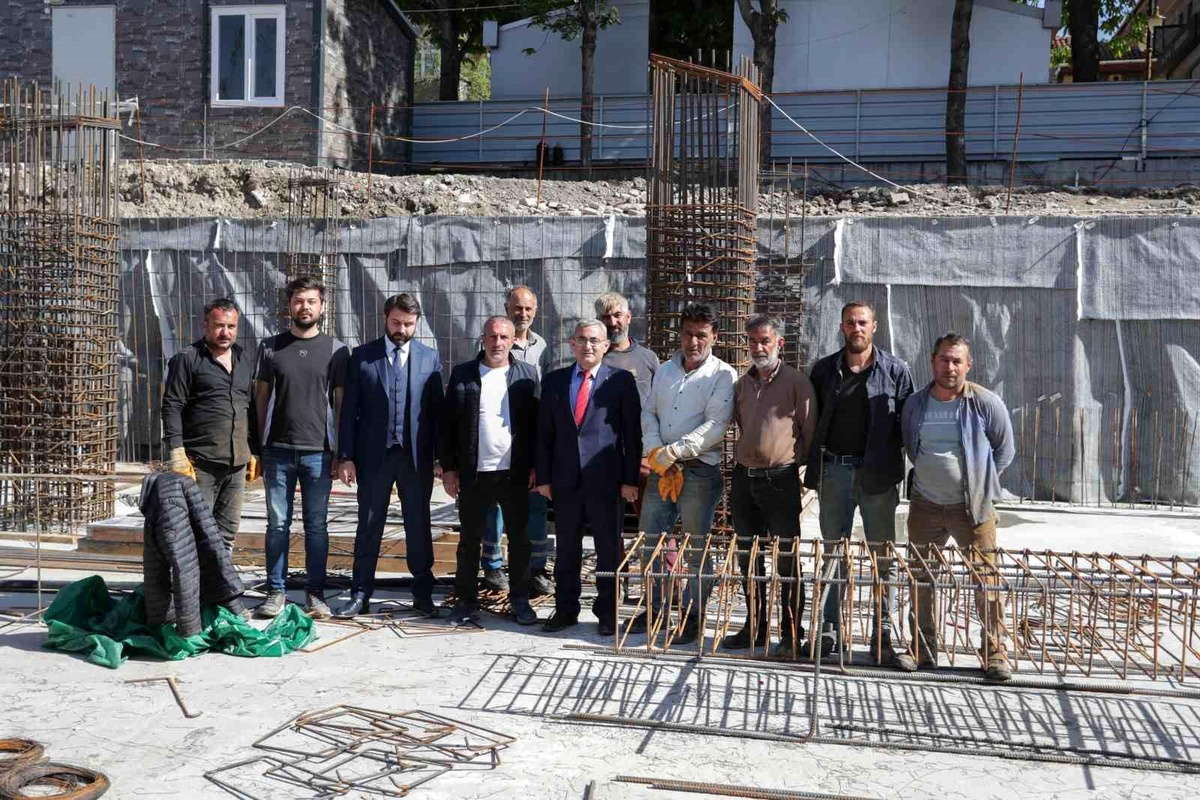 30 Ağustos İş Merkezi ve Zanaat Çarşısı inşaatındaki çalışmaları inceledi
