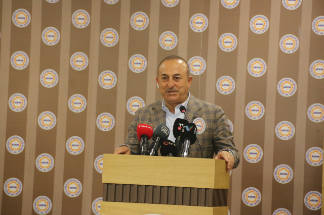 Bakan Çavuşoğlu: Büyükelçilik görevlilerini operasyonla Sudan'dan çıkardık