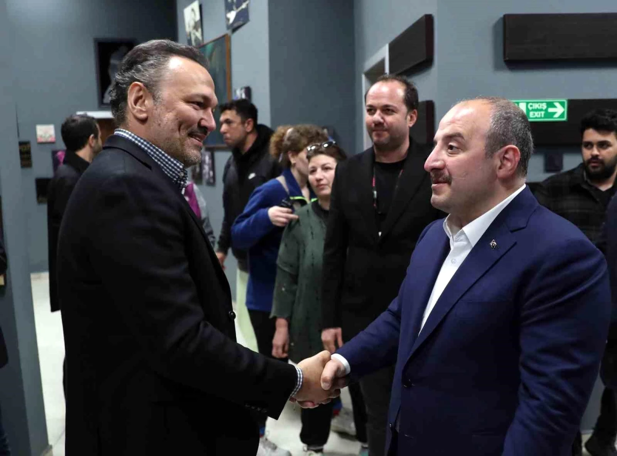 Sanayi ve Teknoloji Bakanı Mustafa Varank Güldür Güldür Show\'u izledi