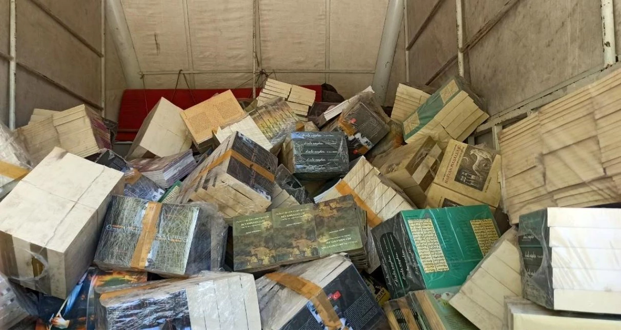 Elazığ\'da Yayınevi Deposuna Giren Hırsızlar Binlerce Kitabı Geri Dönüşüm Tesisine Sattı