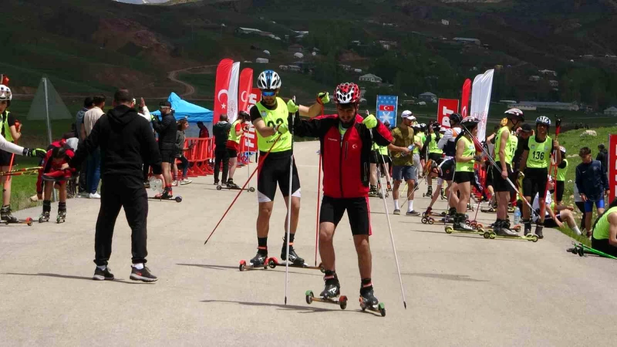 Türkiye Tekerlekli Kayak Şampiyonası Hakkari\'de renkli görüntülerle başladı