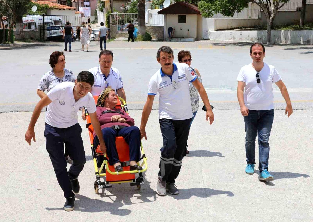 Muğla\'da Hasta ve Engelli Vatandaşlar İçin Nakil Araçları Seçim Günü Hizmette