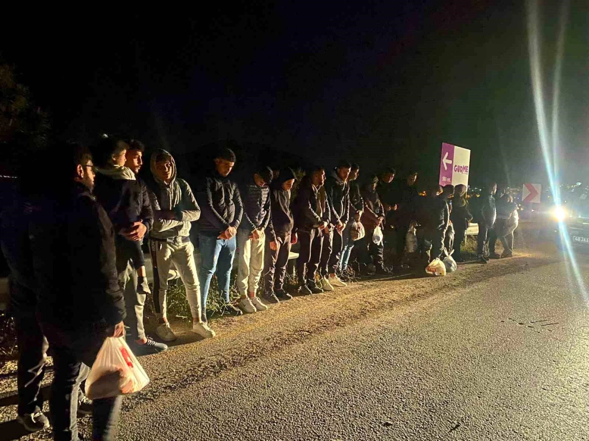 Muğla\'da 22 Göçmen Yunanistan\'a Geçmek İsterken Yakalandı