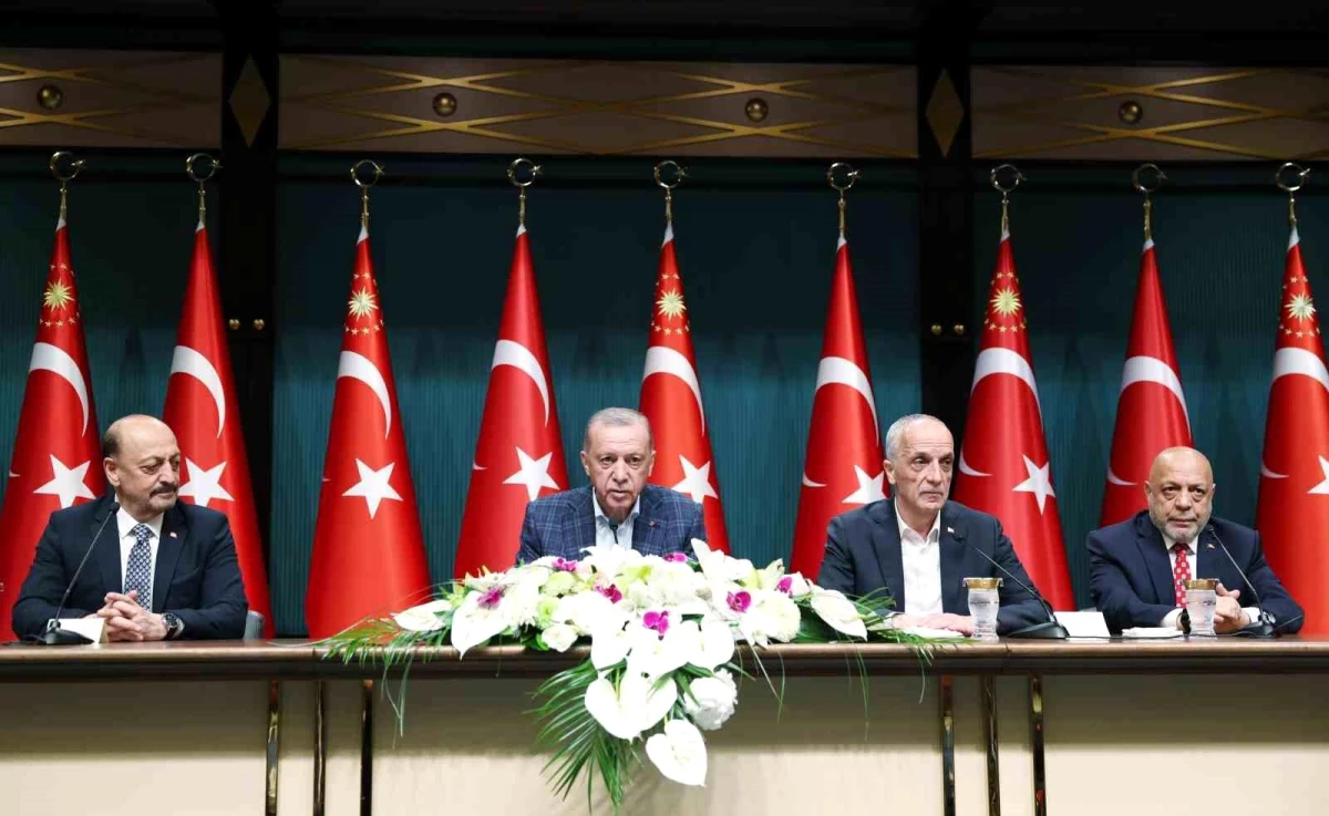 Erdoğan: Kamu işçilerine yüzde 45 zam yapıyoruz, en düşük ücret 15 bin lira olacak