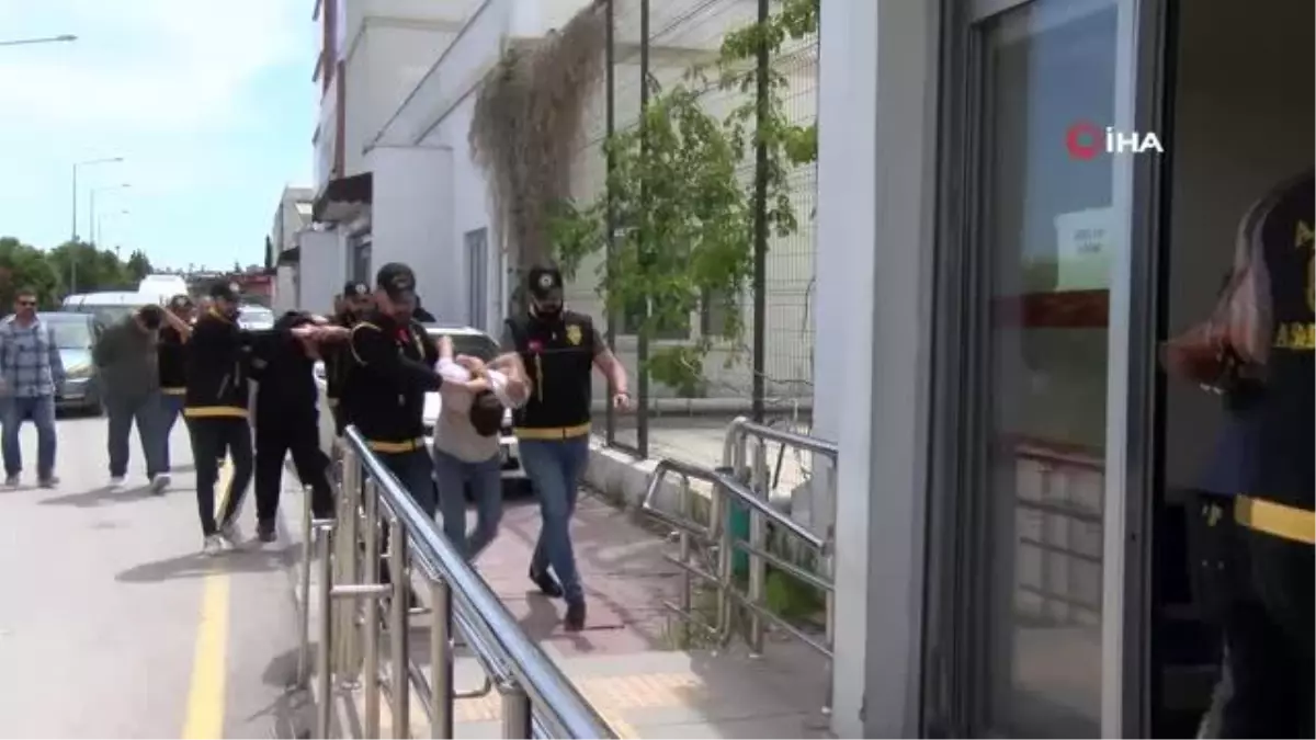 Husumetliler çatıştı: Olayla alakası olmayan koca öldü karısı yaralandı