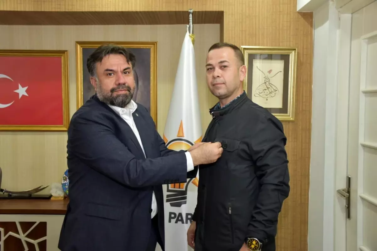 İYİ Parti Karesi Kurucu İlçe Başkanı Özgür Öksüz AK Partiye üye oldu