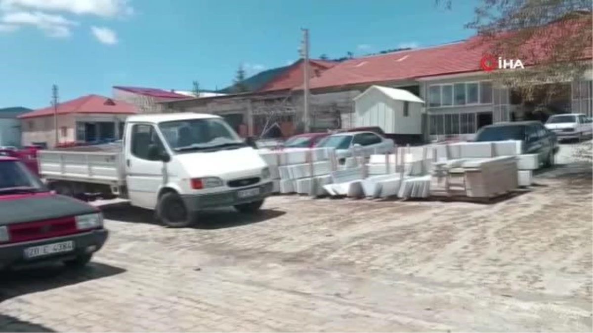 Çameli\'de dolu hasarı: Kaporta ustaları yoğun mesai harcıyor