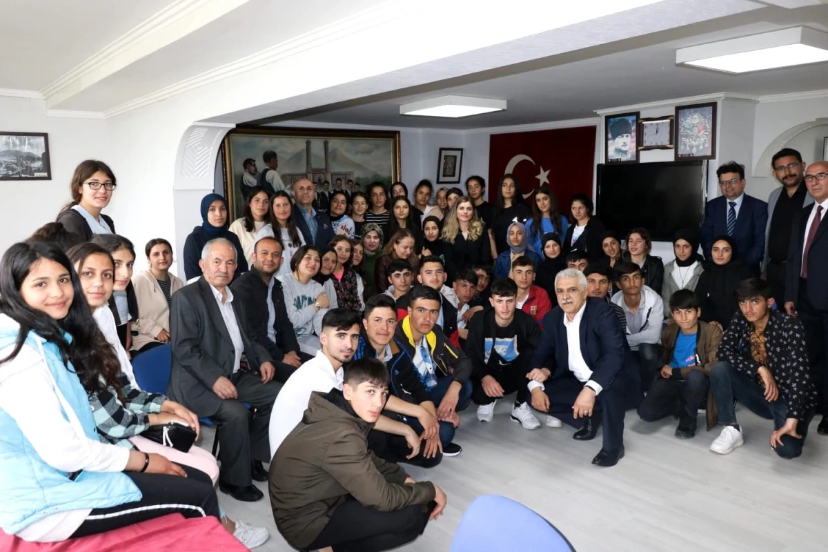 Karaçobanlı Öğrenciler Çanakkale Gezisi İçin Ankara\'ya Gitti