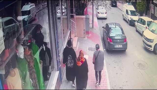 63 yaşındaki kadının evine girip altınlarını çaldılar