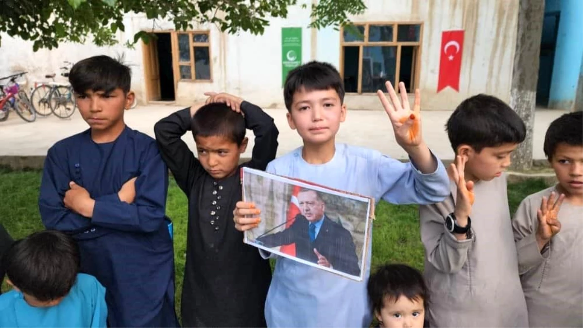 Afganistan\'da Özbek ve Türkmenlerden Cumhurbaşkanı Erdoğan\'a Destek