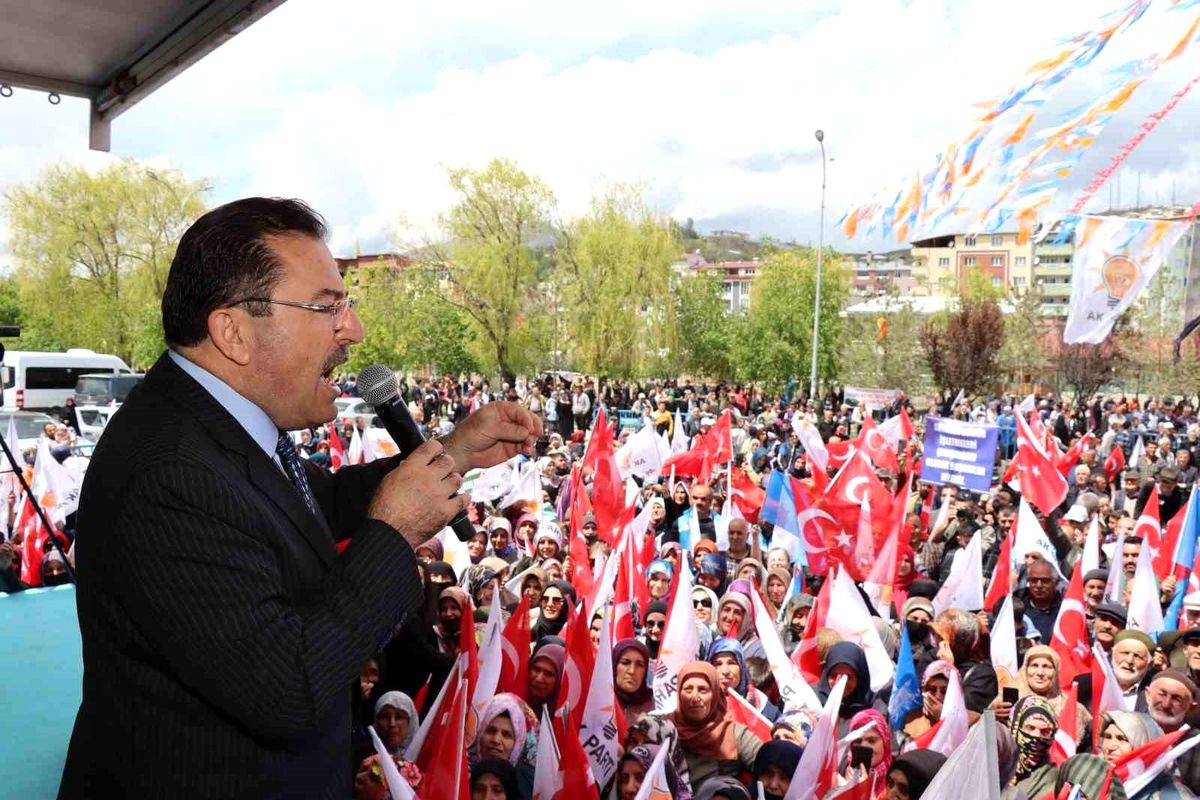TOGG, Ak Parti mitinginde Oltu\'da tanıtıldı