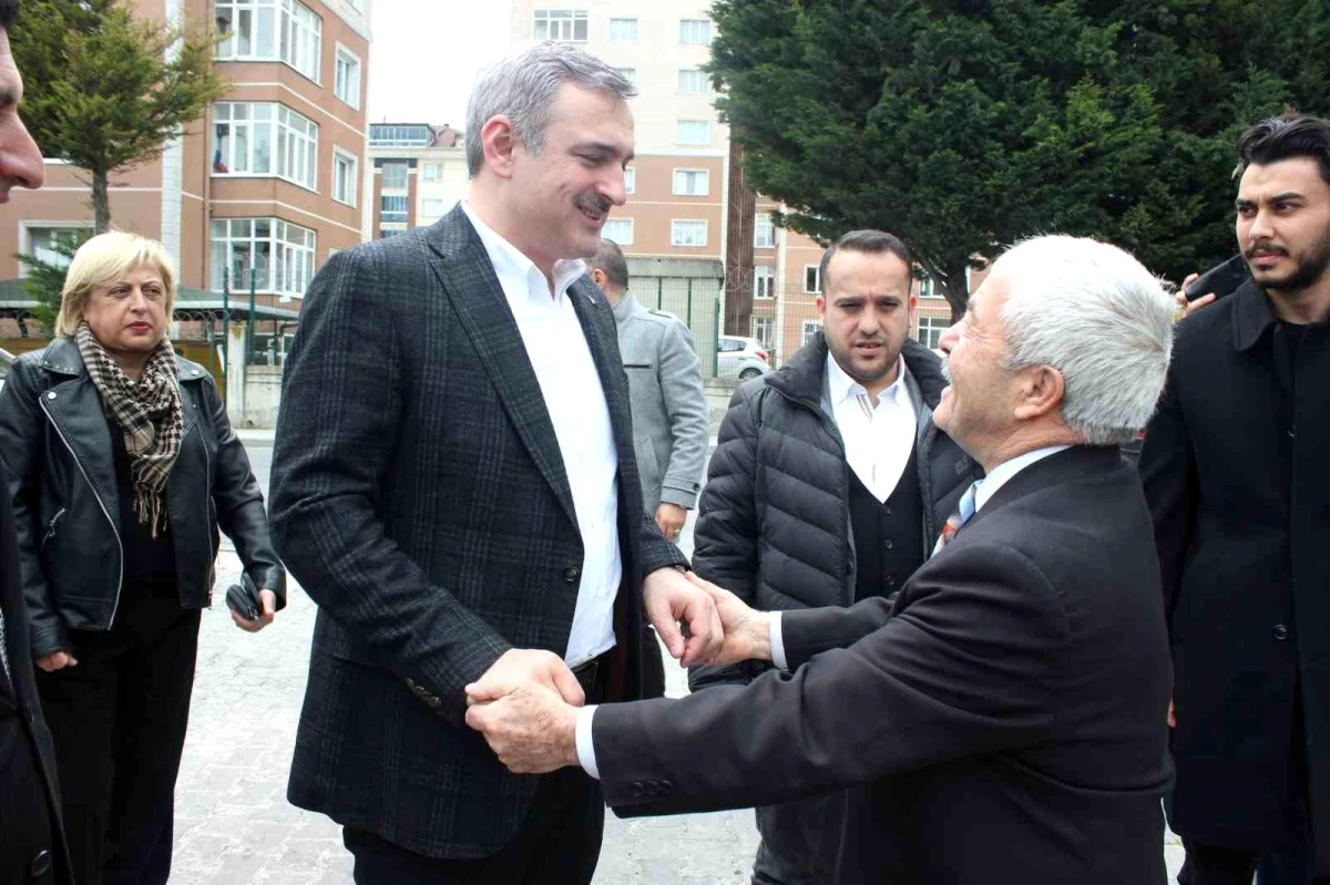 AK Parti Milletvekili Adayı Bayram Şenocak Beylikdüzü\'nde esnafı ziyaret etti