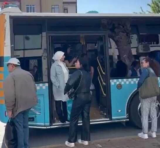 Antalya'da yolculara kızıp otobüsü terk eden şoför konuştu: 'Psikolojim bozuldu ben de bıraktım gittim' Antalya'da yolculara kızıp otobüsü terk eden şoför konuştu: 'Psikolojim bozuldu ben de bıraktım gittim'