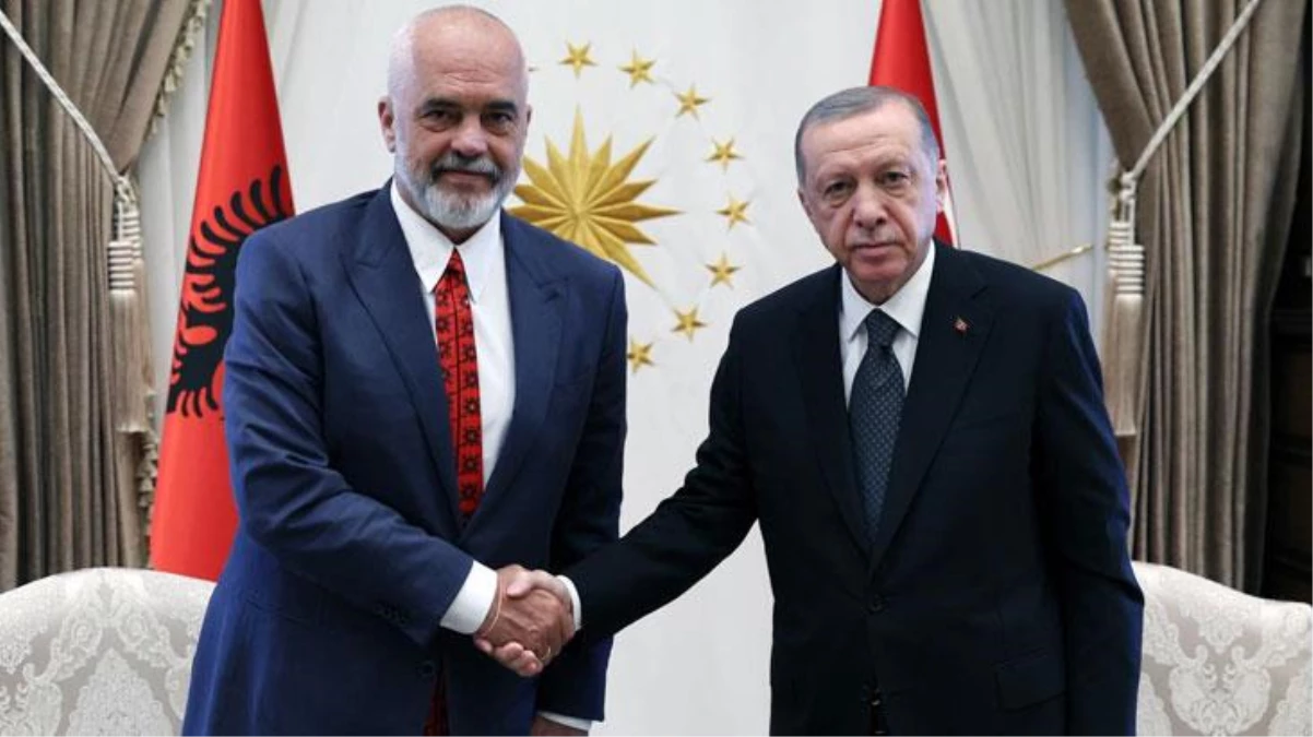 Arnavutluk Başbakanı Edi Rama, Cumhurbaşkanı Erdoğan\'a desteğini iletti