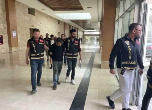 Bir garip kasa hırsızlığı: Kaptan seçtiler, pazu bandı yapıştırdıkları araçla işyerinden hırsızlık yaptılar